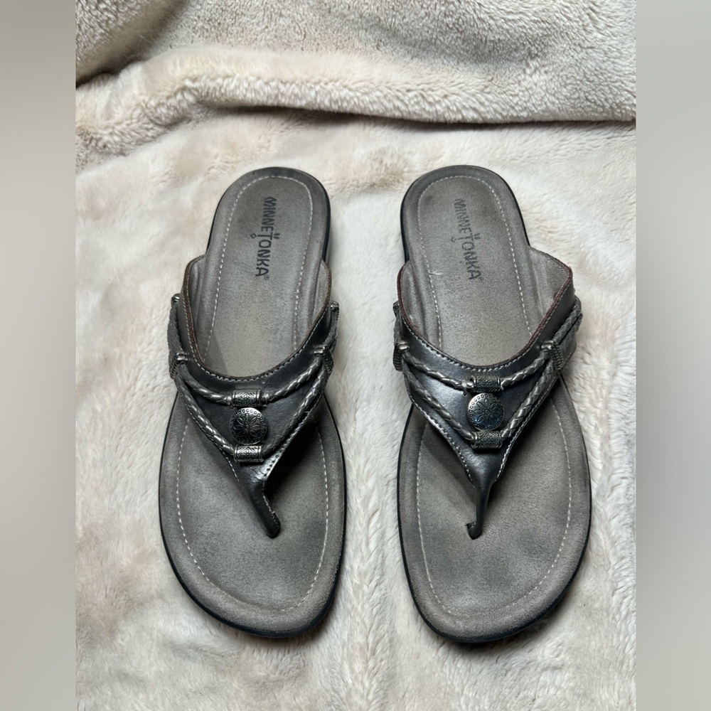 Minnetonka Sandals Womens size 8